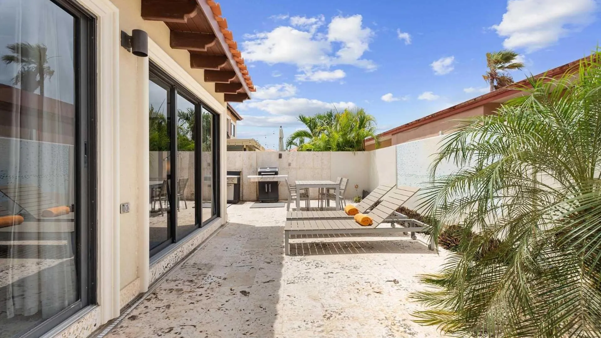 Gc125B - Malmok Beach - 2Br Condo Perfect For Families Palm Beach Holiday home
